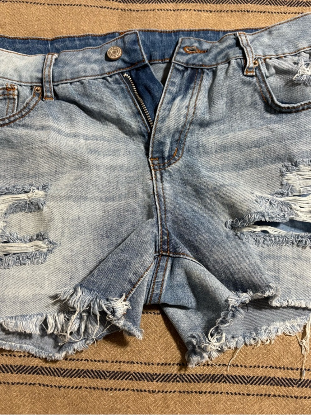 Distressed Denim Women’s Shorts - size Large